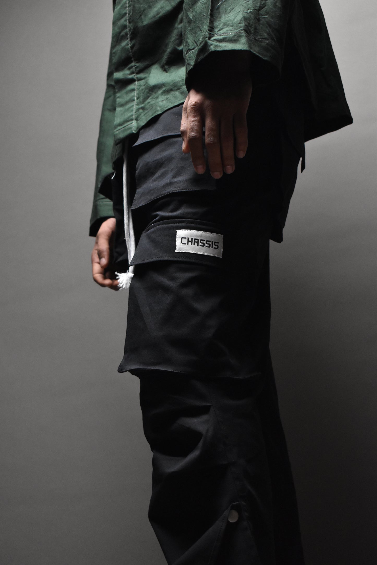 UNRELEASED PANTS (BLACK)